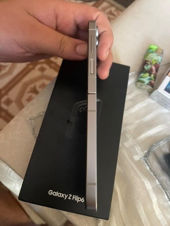 Samsung Z Flip6 256GB