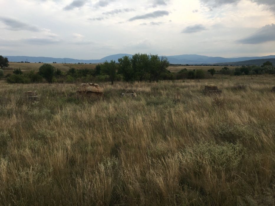 Парцел в гр.Радомир под наем