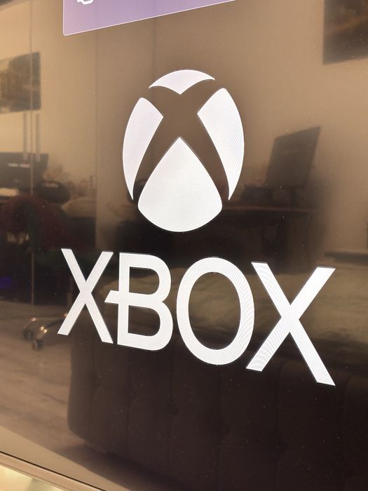 Vând consolă Xbox series S cu 2 manete • Stare impecabilă