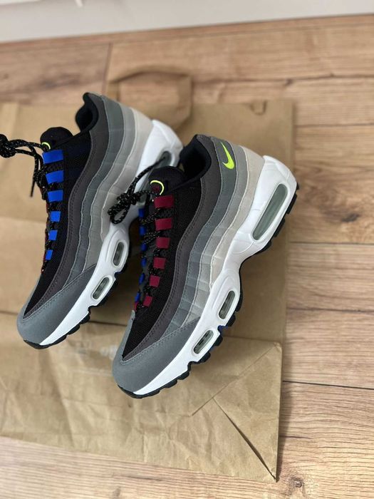 100% Оригинални Зимни NIKE AIR MAX 95 в номер 42-26.5 см Топ ЦЕНА!
