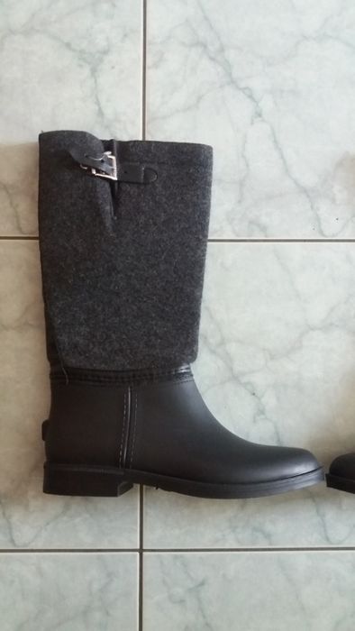 Vand cizme din guma.