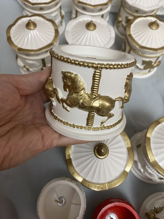 Ароматная свеча в гипсовой шкатулке «КАРУСЕЛЬ»