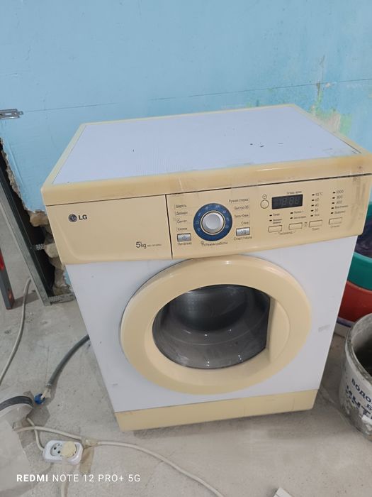 Стиральная машина в хорошем состоянии