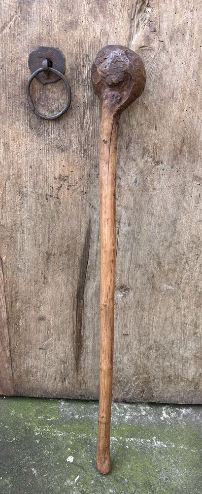Mojar cu pistil taranesc vechi lemn cu armaturi metal