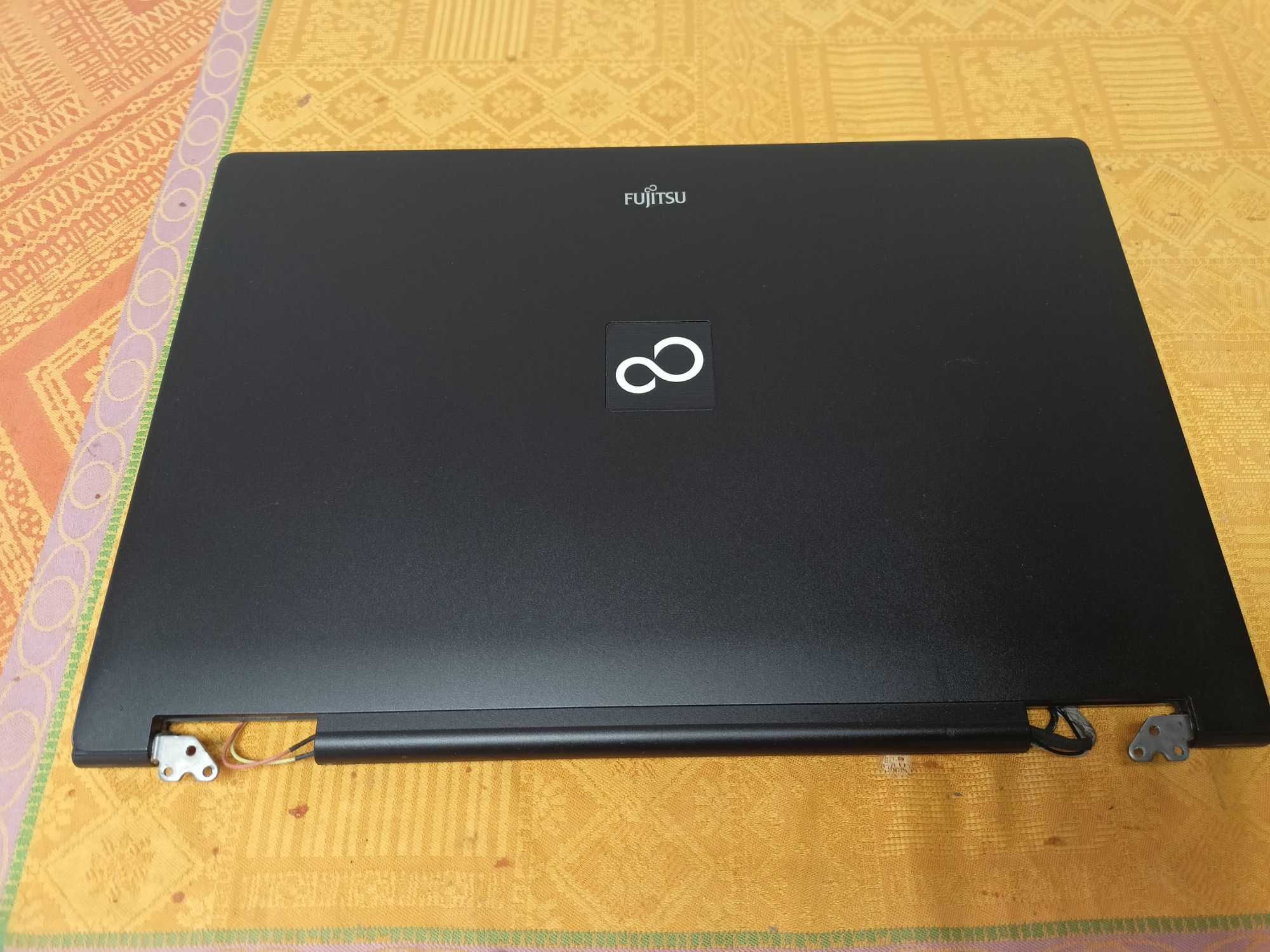 Dezmembrez Fujitsu LifeBook E780 : PretMic