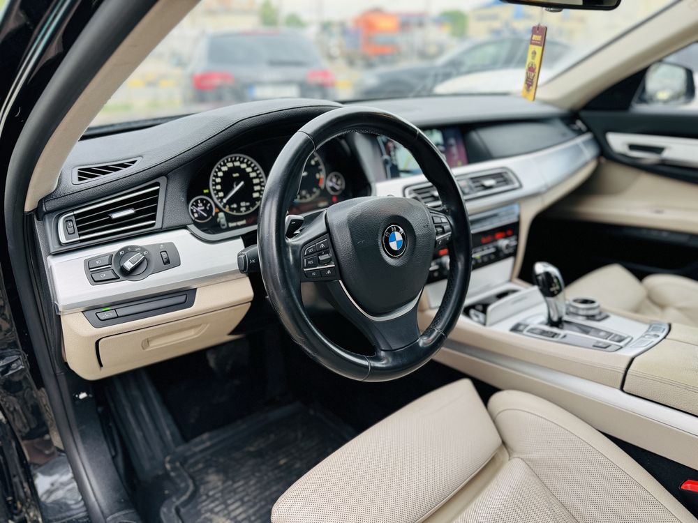 Bmw 740 F01 2011 / Parc auto / Variante