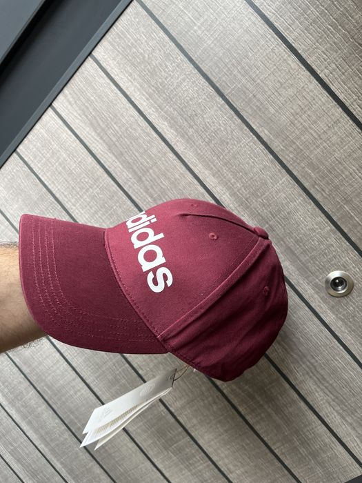 Нова шапка Adidas с етикет