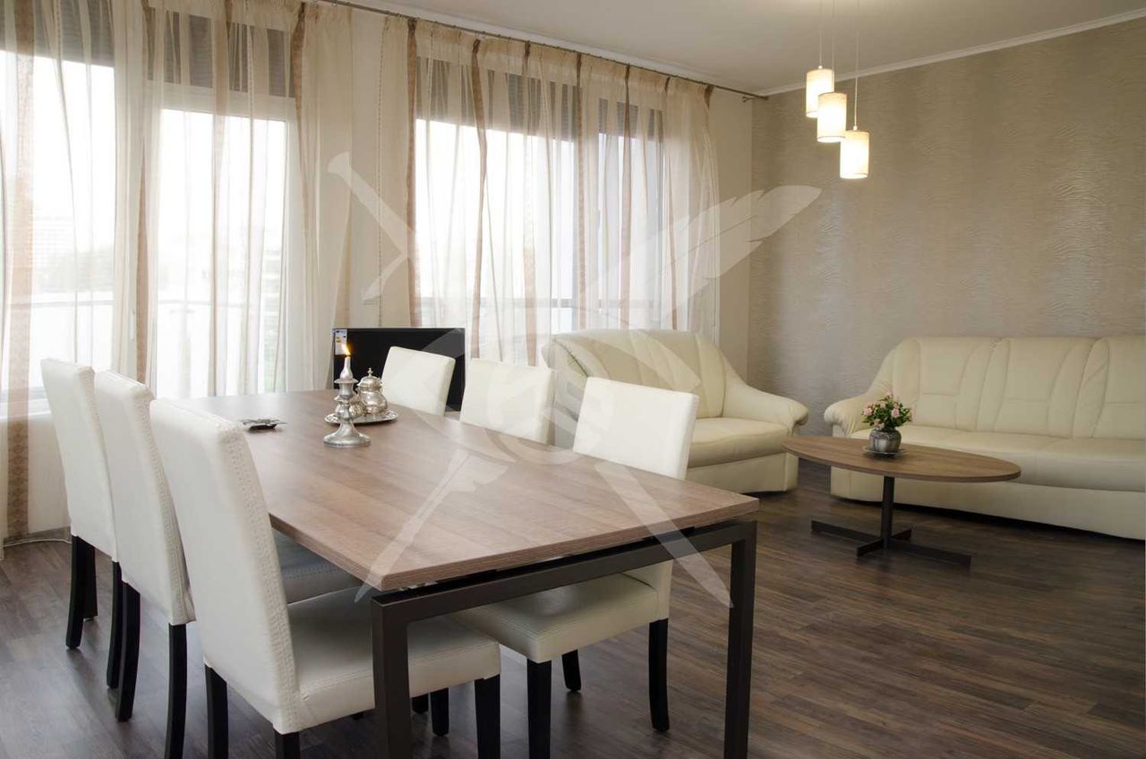Продава се Многостаен апартамент в Пловдив, Кършияка - 145 кв.м за 1602 €/кв.м - Снимка #1