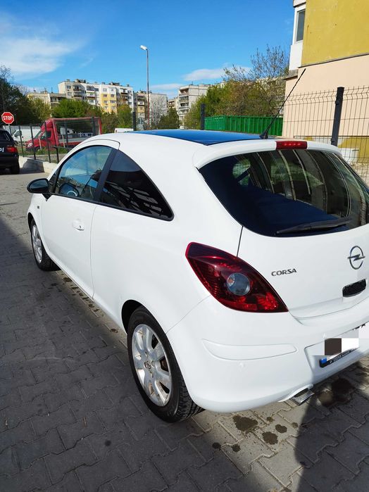 Opel Corsa 2009 Бензин, платени гражданска, каско и винетка до 10.2025