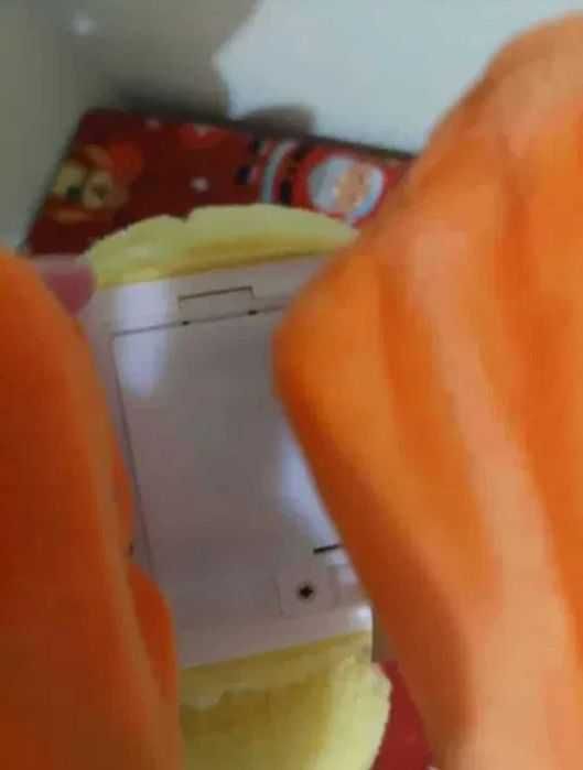 Maca cântă și dansează jucarie pluș cu baterii