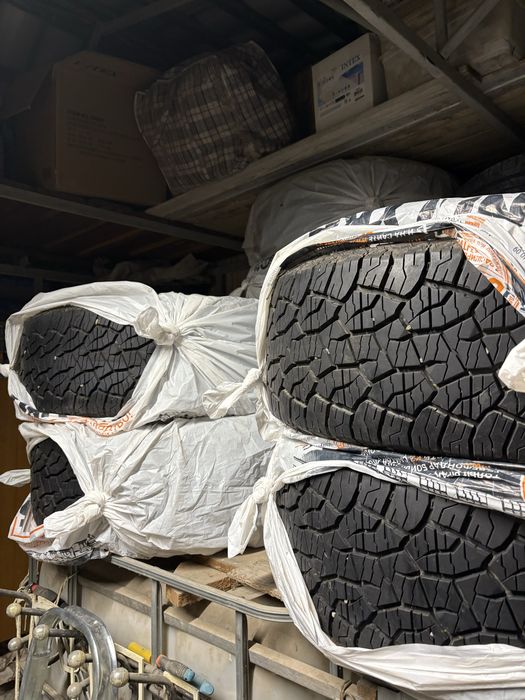 Kumho Road Venture AT52 255/55 R19 111 H