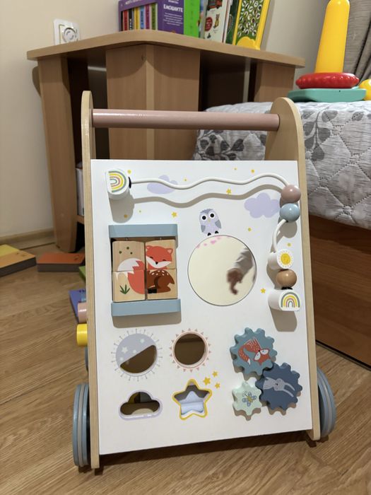 Дървена играчка за прохождане
