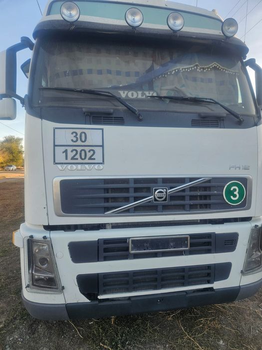Тягач с бочкой Volvo