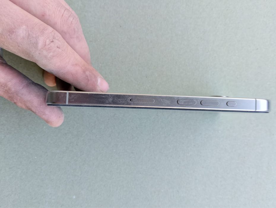 Продам айфон 15 про 256гб