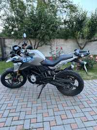 Motocicleta BMW model G310GS