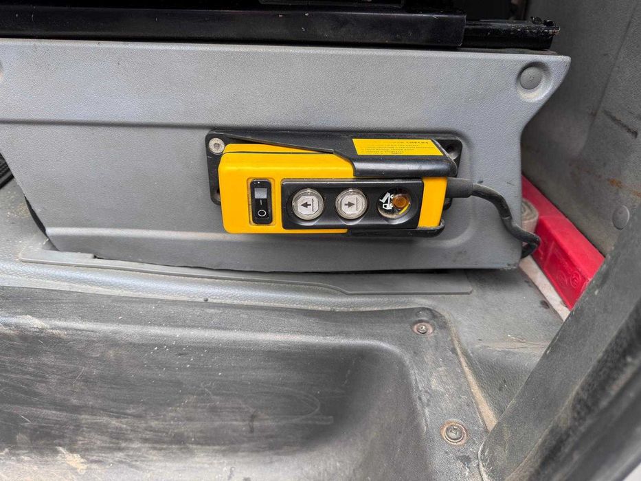 Iveco Daily 2006 basculare electrica 3 parti