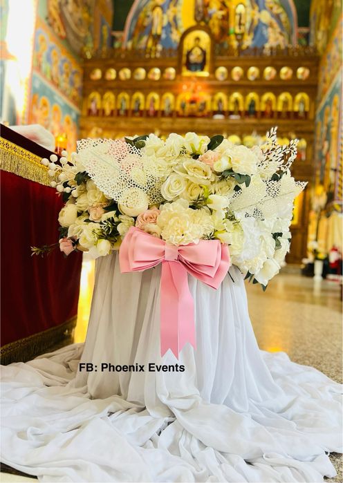 Aranjament cristelnita decor biserica botez tematica decoratiuni flora