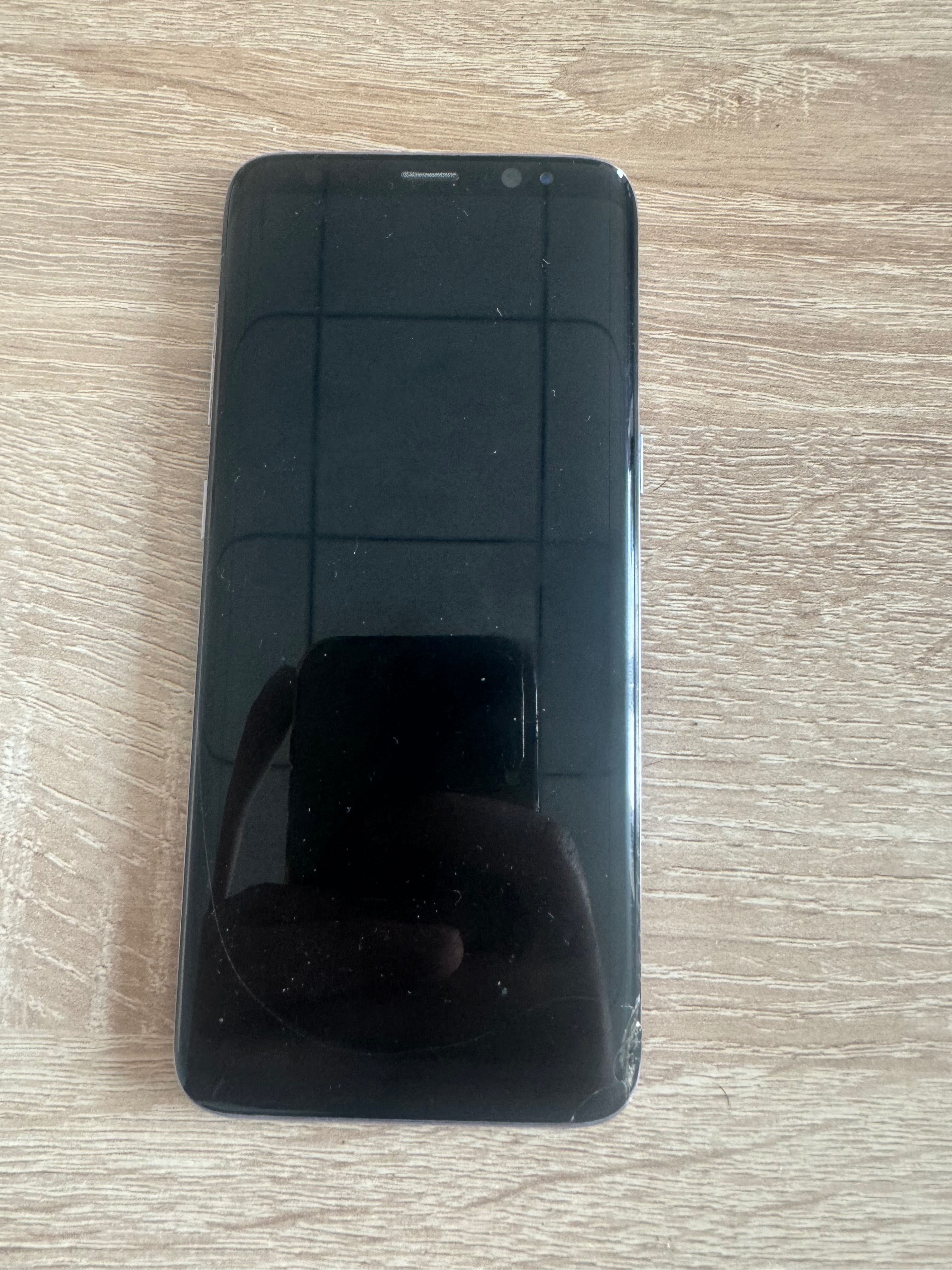 Продается samsung galaxy s8 в хорошем состоянии