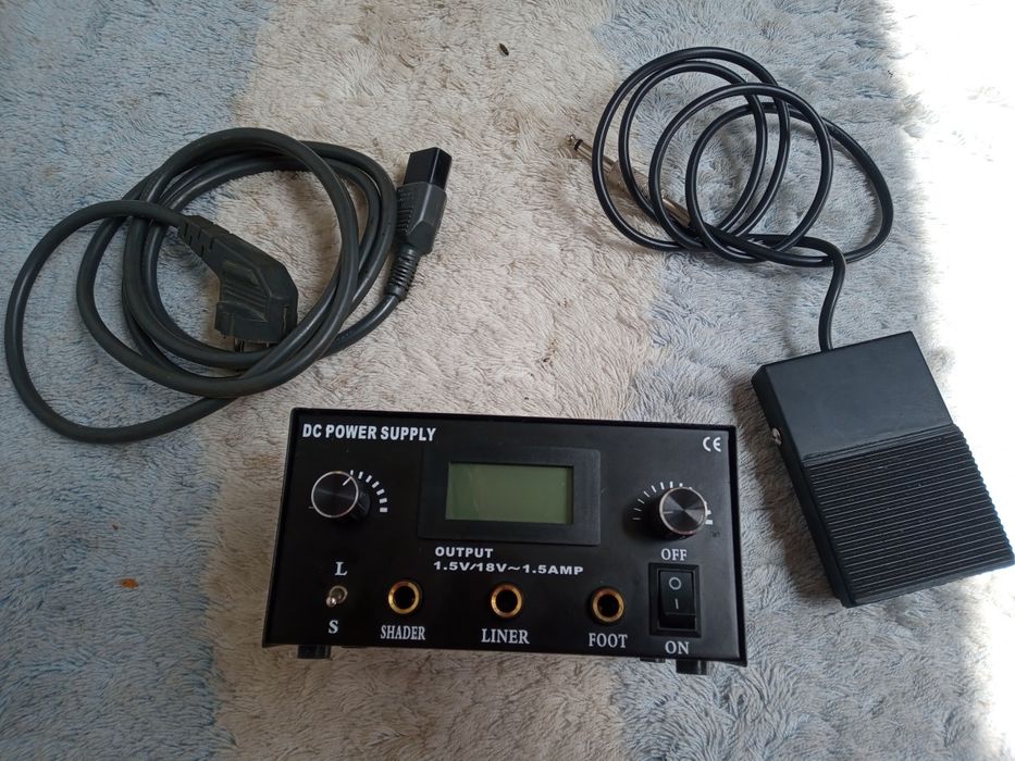 Захранване на 2 броя тату машини