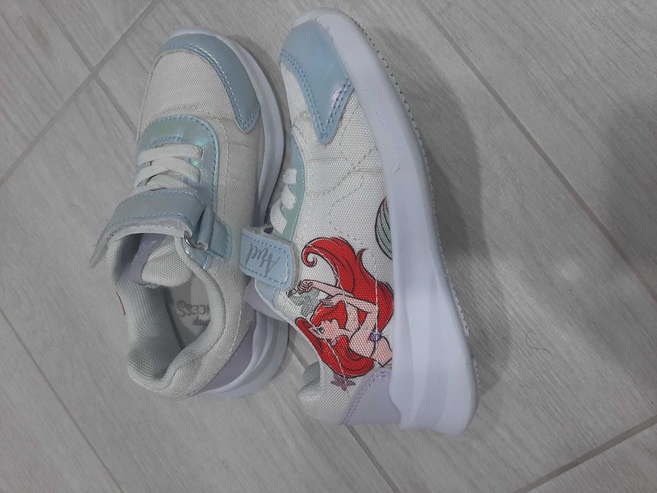 Маратонки с" Ариел "