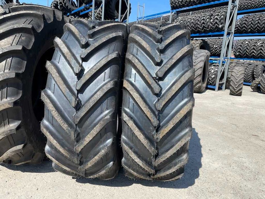 Anvelope noi radiale 650/65R42 pentru tractor spate FENDT marca NORTEC
