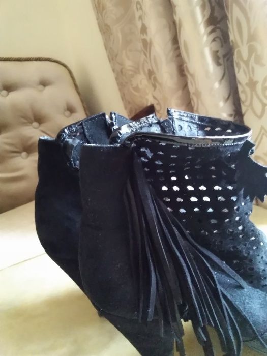 Botine/ ghete negre Zara din piele  naturala mar 38 transport gratuit