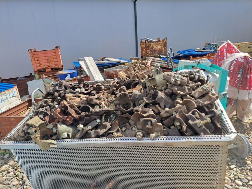 Popi metalici, montanti, cravate, vincluri, fluturasi, furci doka