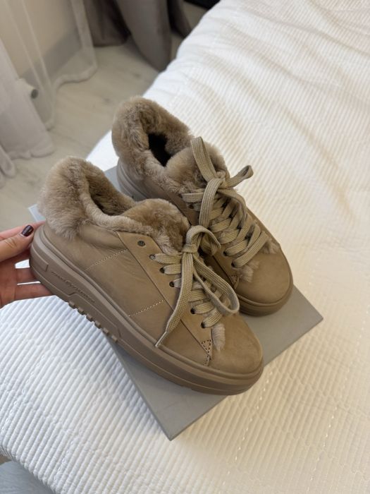 Продам зимние кроссовки Kennel Schmenger 36