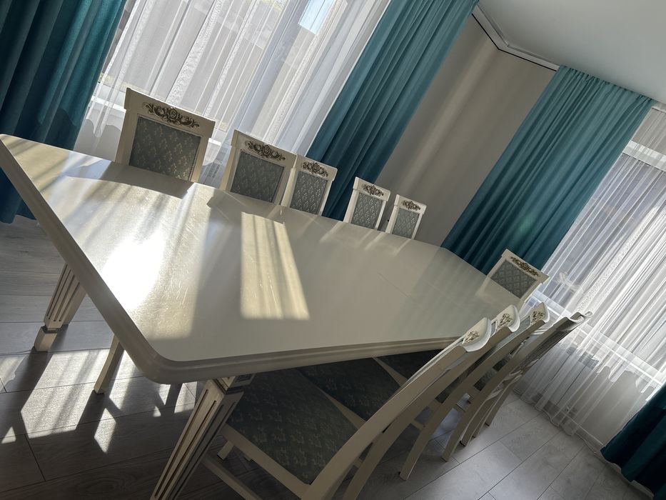 Продам 3,5 м стол и 12 стульев