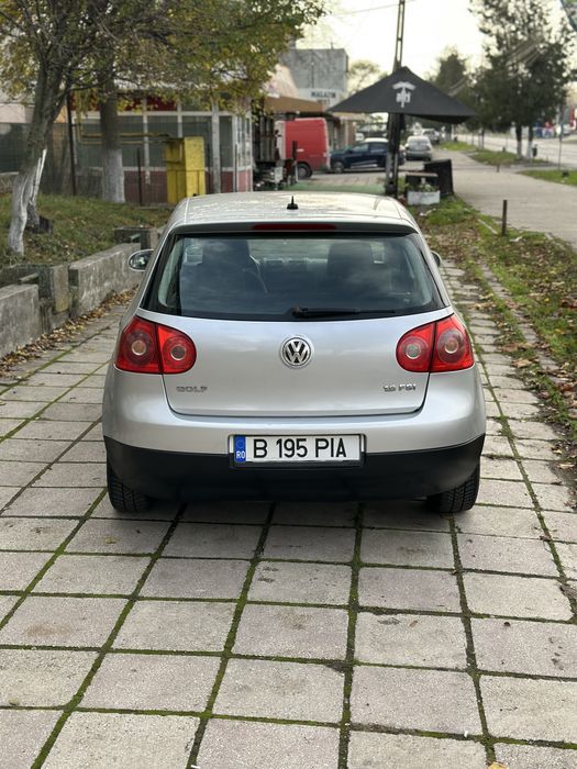 Golf 5 - 1.6 fsi - 115 cp - Clima - Navi - Senzori - Computer de bord