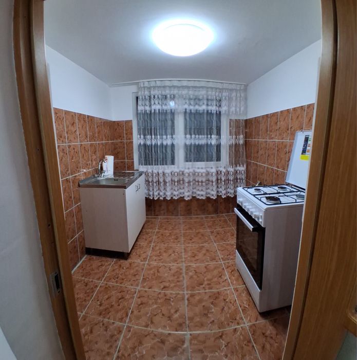 apartament 3 camere etaj 1