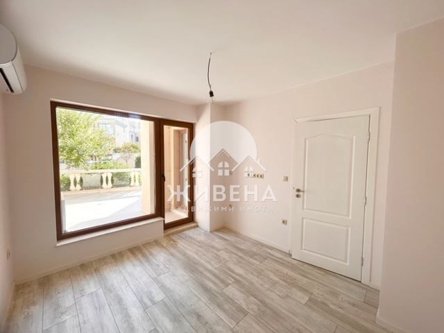 Продавам 3-стаен апартамент (140 кв.м), м-т Кабакум