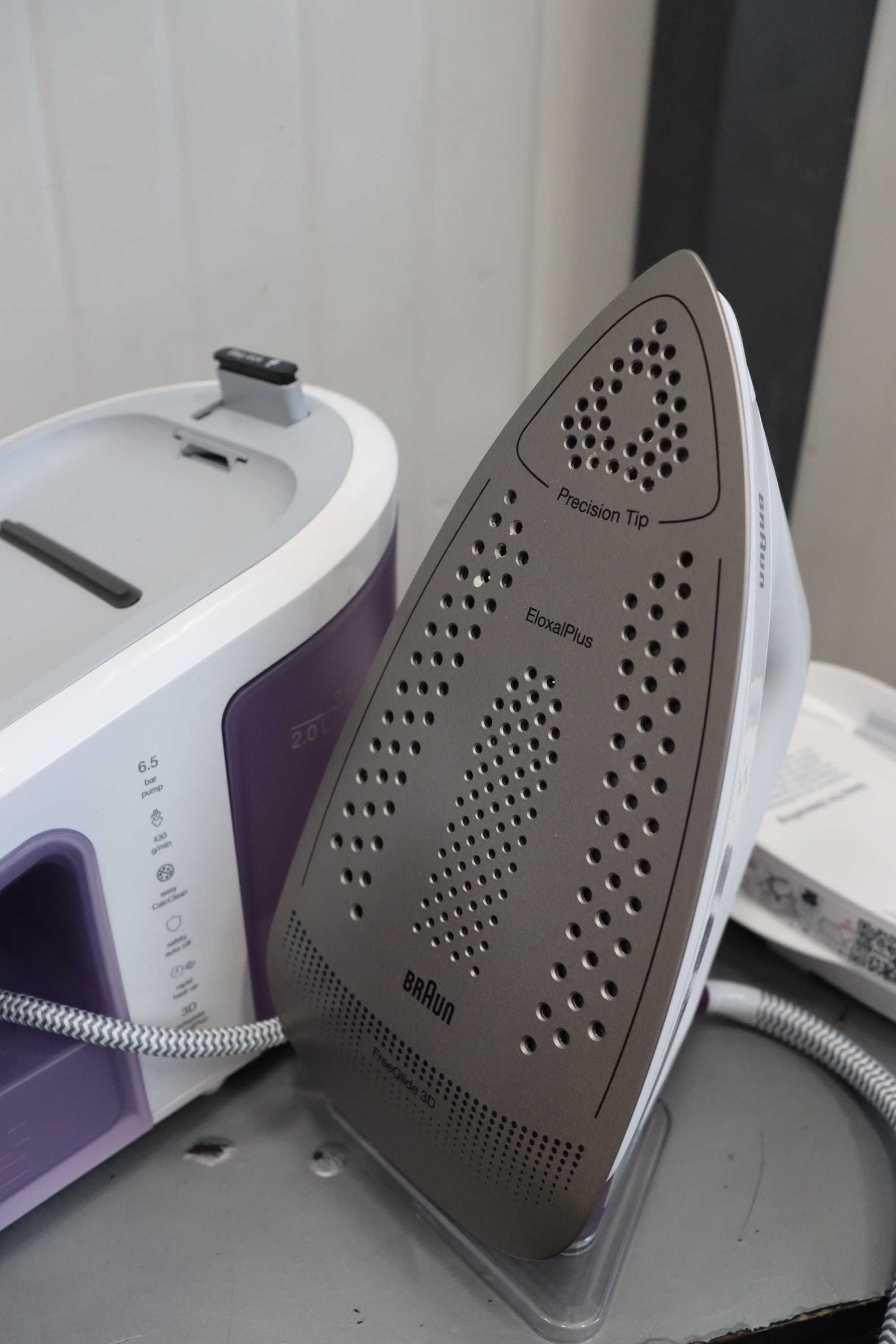 Braun CareStyle 3Pro Парогенератор, 2400W, 6,5bar, парен удар 430г/мин