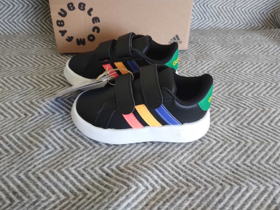 Adidas детски маратонки номер 25
