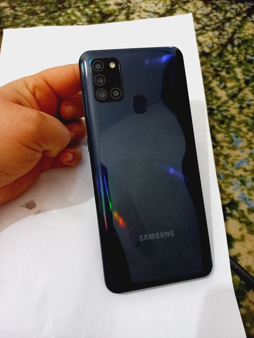 SAMSUNG A21.  Ideal