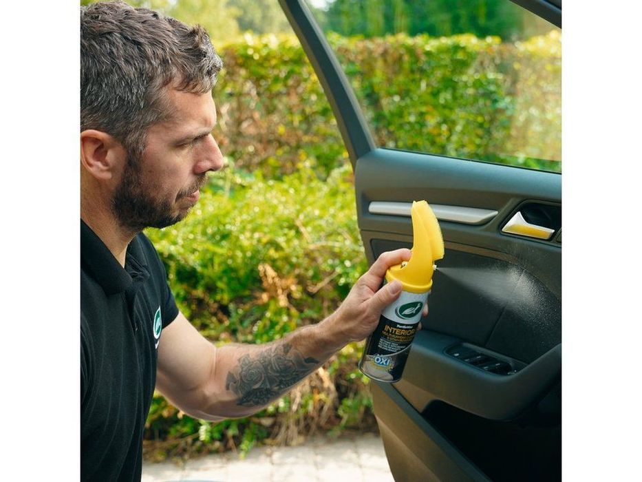 Spray curatat tapiteria Turtle Wax pentru curatat mochete si scaune spuma cu perie, 400 ml