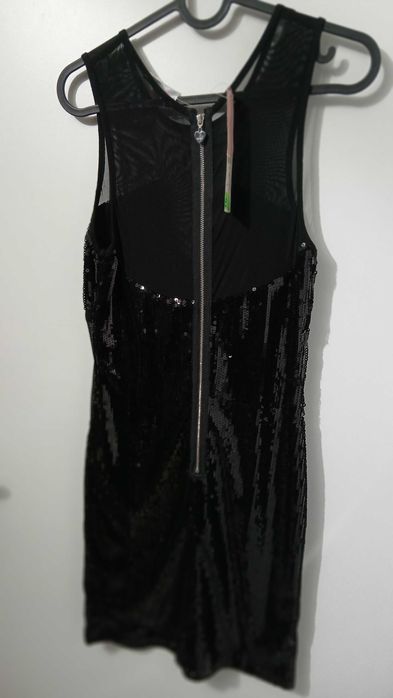 Lipsy London черна мини рокля с пайети и мрежа
