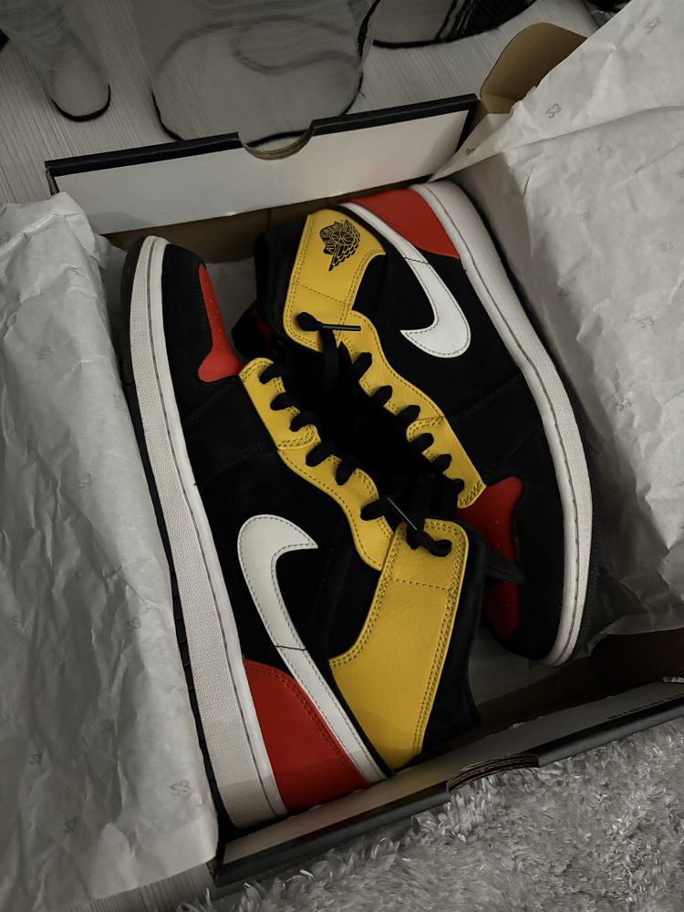 Nike Air Jordan 1 Mid SE