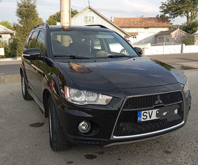 Mitsubishi outlendar 2012