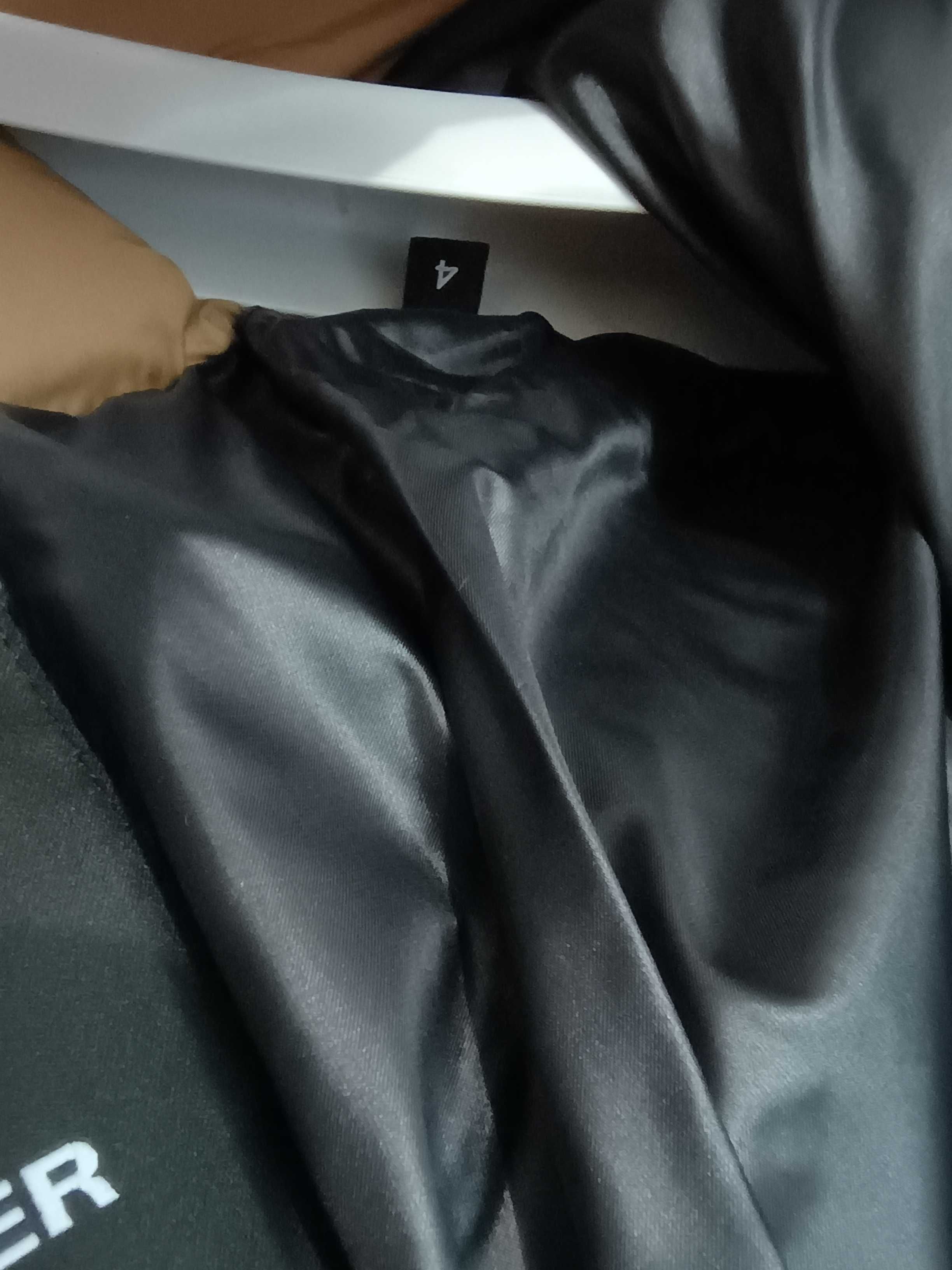 Geacă de iarnă Moncler originală pentru femei