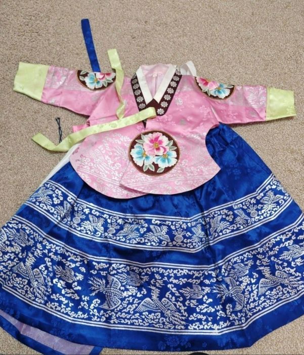 Национальный корейский костюм на годик. Куплен в Южной Корее. Оригинал