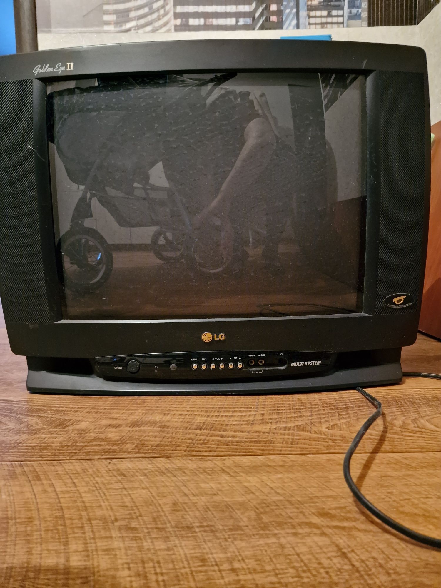 Телевизор старого образца LG