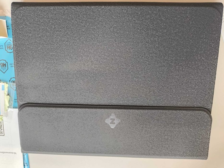 Tastatura wireless iluminata + husa iPad gen 7/8/9