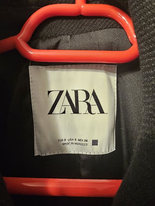 Palton nou cu etichetă  Zara masura s
