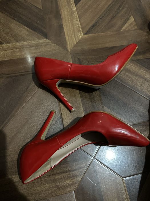 Pantofi cu toc eleganti