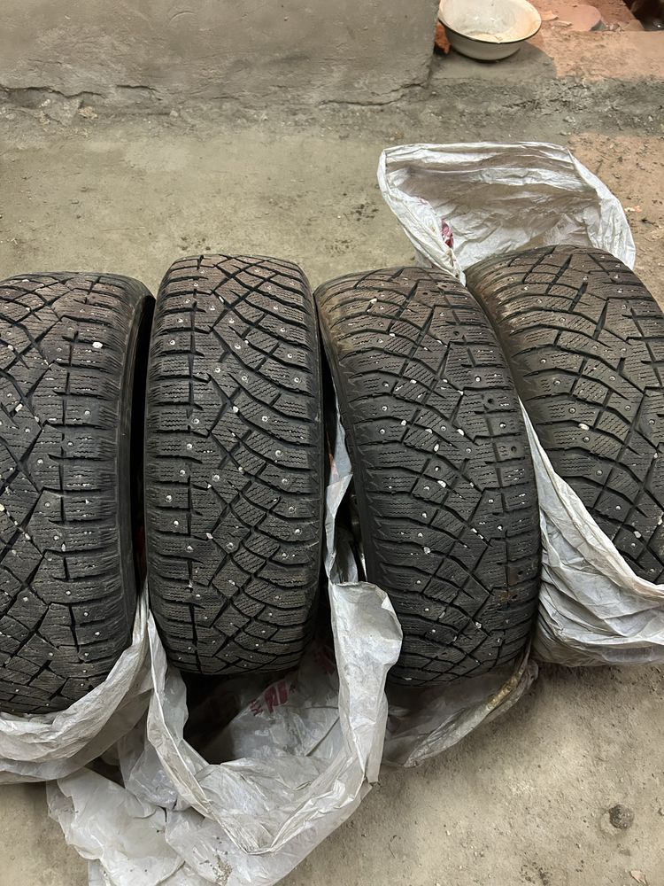 Продам японскую резину Nitto с дисками.