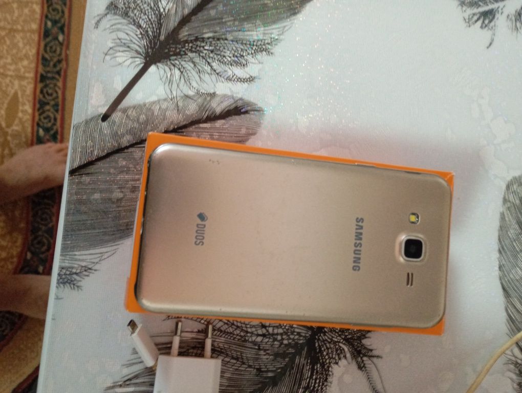 Продаётся телефон Samsung 7
