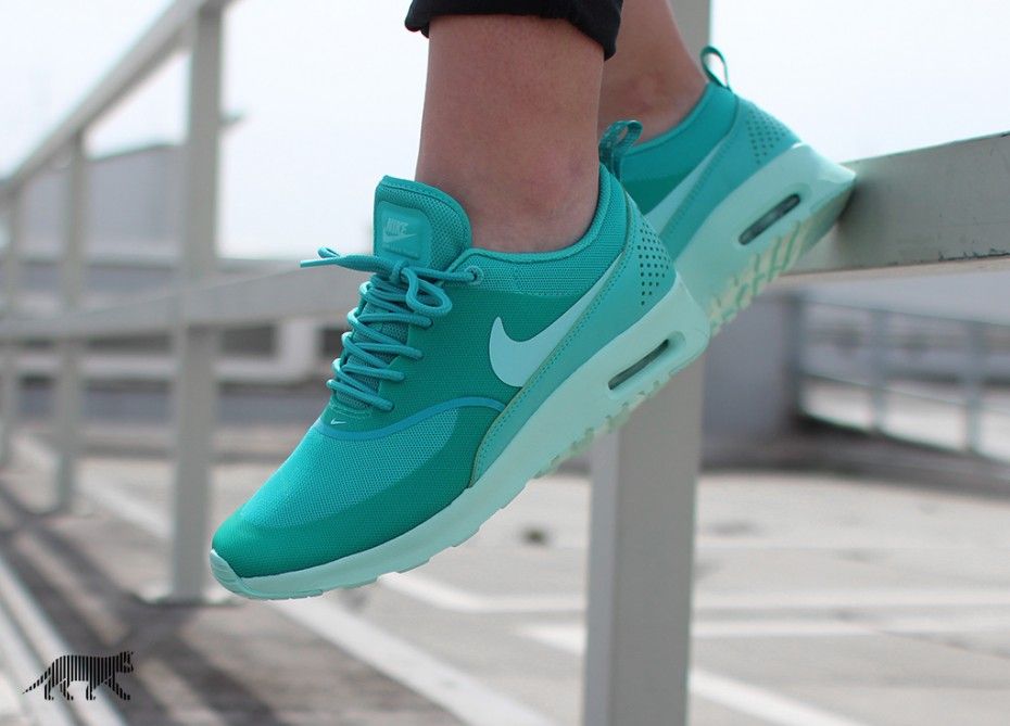 ОРИГИЛАНИ *** Nike Wmns Air Max Thea (Light Retro / Artisan Teal)