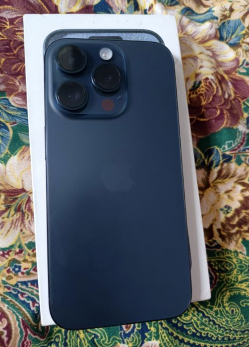 Продаю iPhone 15 pro