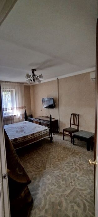 Своя! Новомосковская, Казы-базар 1/2/4 кирпич